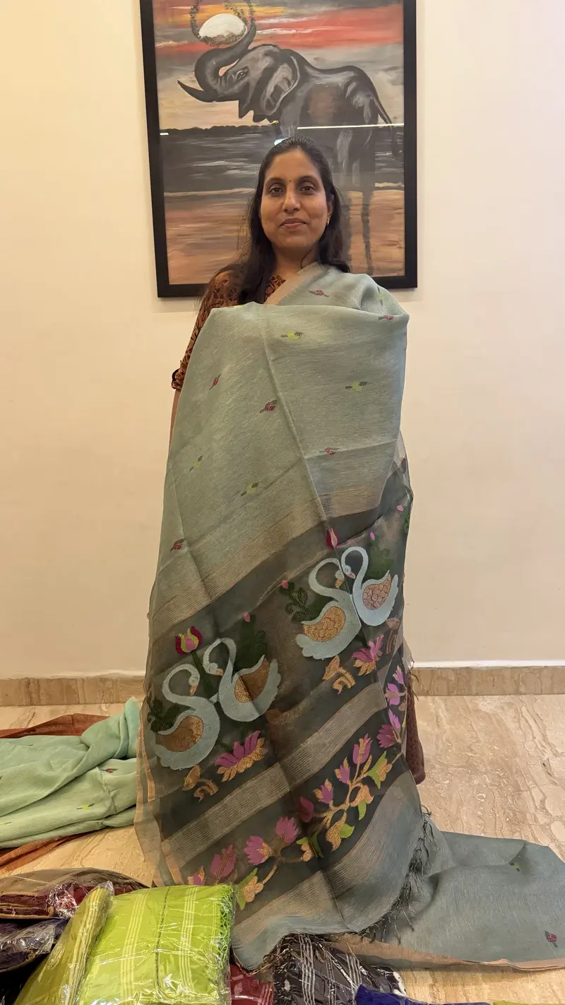 Swan Jamdani Saree 02 hover